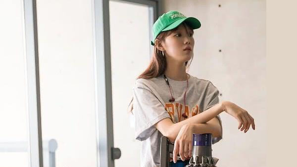 李圣经真胆大，穿了双“液体鞋”超显腿瘦，服气！